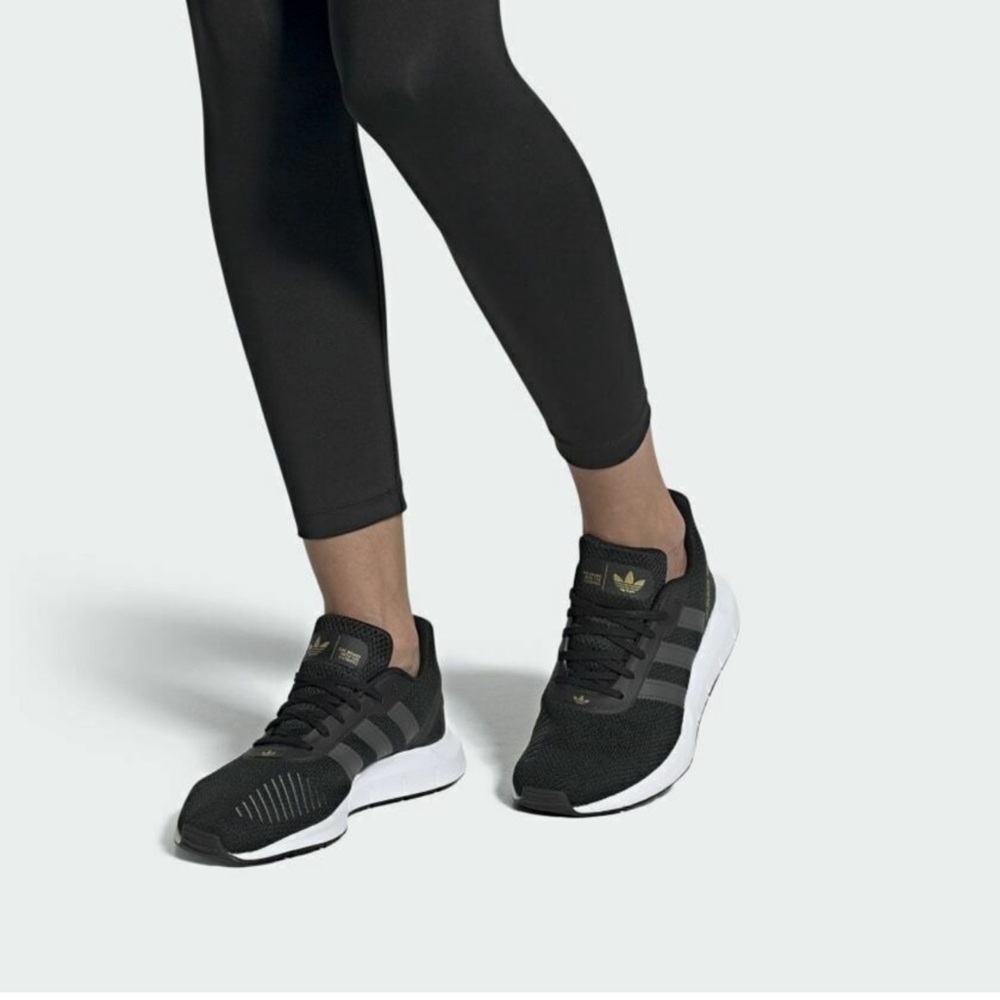 Adidas Originals Swift Run RF BLK/GRY Size 6